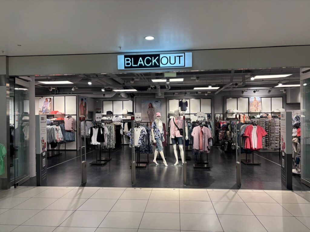 enseigne blackout au belair centre à yverdon