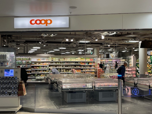 enseigne coop au belair centre à yverdon